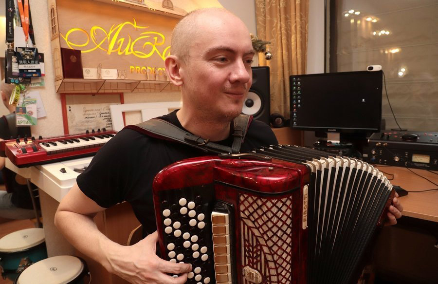 Евгений Олейник - продюсер, музыкант, композитор